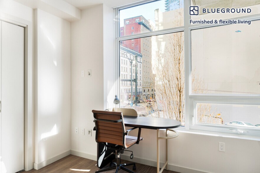 Building Photo - 2015 2nd Ave