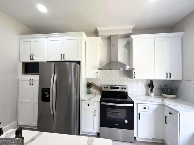 Building Photo - 1701 Lanier Dr SW