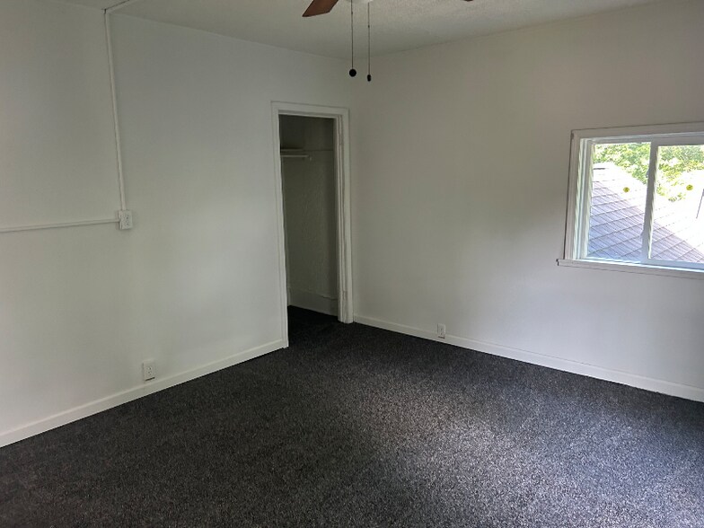 Building Photo - 1543 N Park Ave