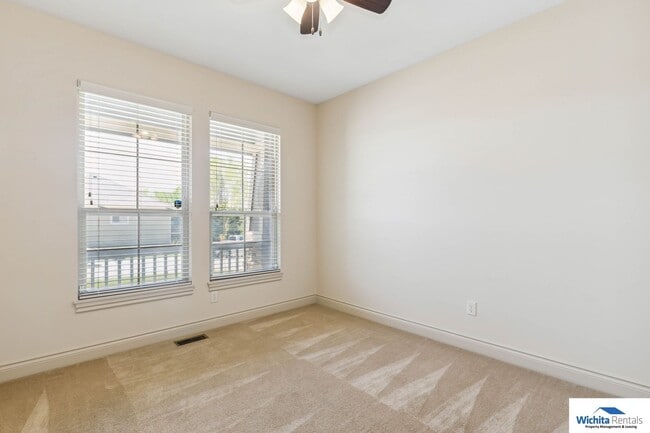 Building Photo - 11602-11604 Summerfield