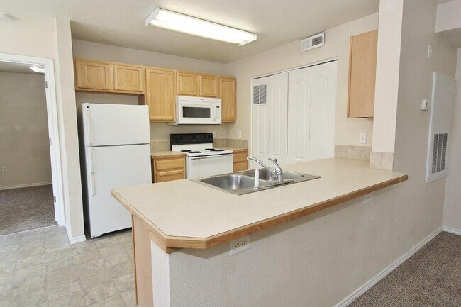 Building Photo - 11840 Cloverbrook Ln