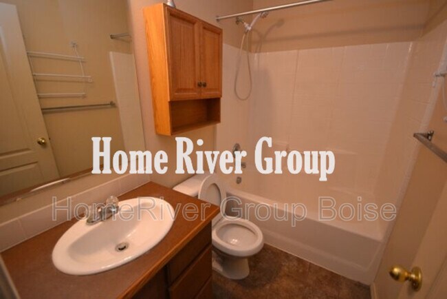 Building Photo - 1876 E Adelaide Dr