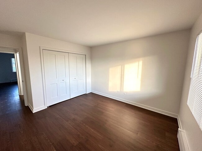 Building Photo - 222 S Tryon St