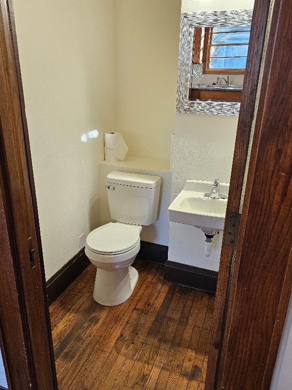 Building Photo - 1926 7th St