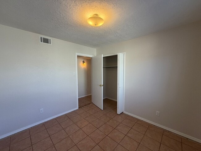 Building Photo - 5812 Brahma Dr NW
