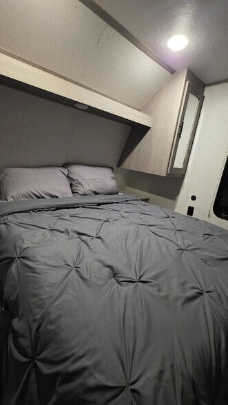 Building Photo - 6835 Purvis Ln