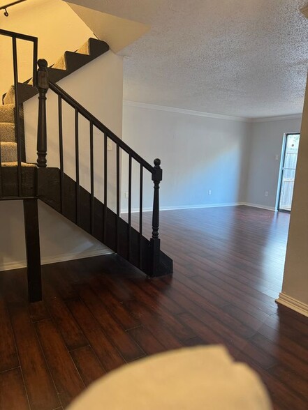 Building Photo - 883 Dublin Dr