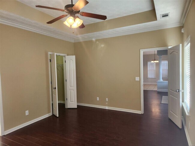 Building Photo - 714 Briarcliff Pl