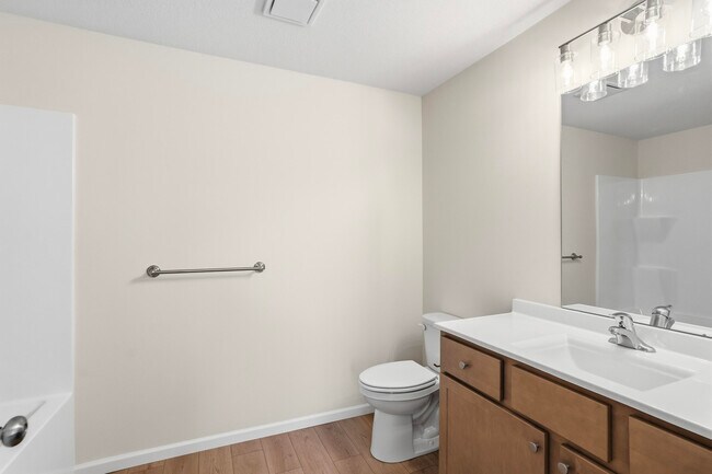 Building Photo - 5205 Silver Mill Dr