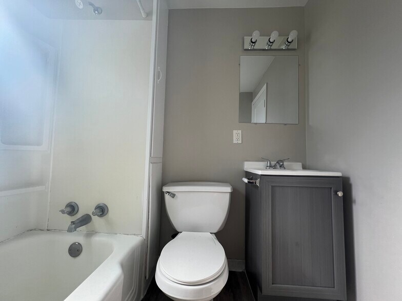 Bathroom - 118 Locust St
