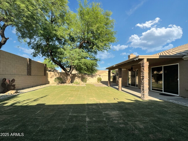 Building Photo - 1624 W South Fork Dr