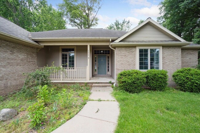 Building Photo - 5279 Thames Ct