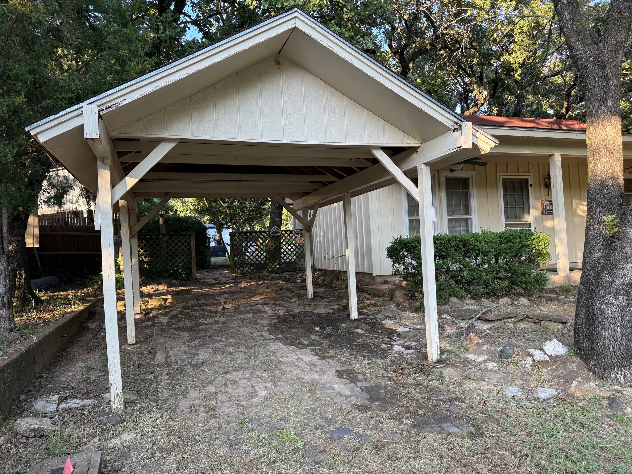 Building Photo - 74 Live Oak St