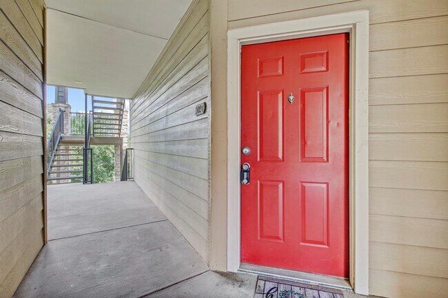 Building Photo - 2320 Gracy Farms Ln