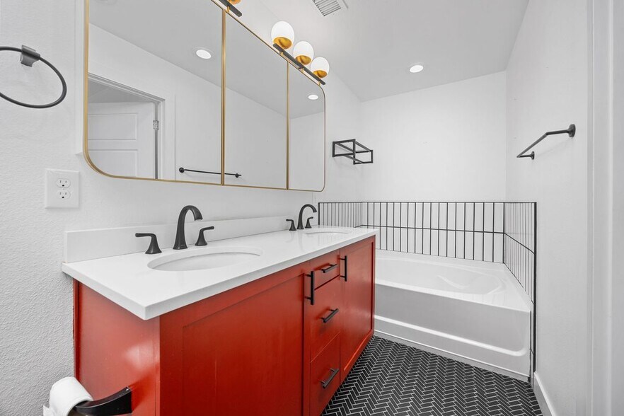 Building Photo - 1317 Jackson St