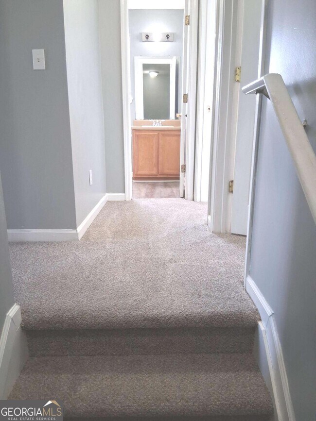 Building Photo - 132 Hawkeye Ln NW