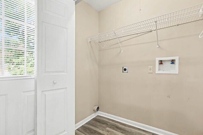 Building Photo - 122 S Timber Ct