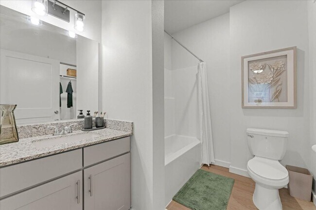Building Photo - 818 Morningside Dr