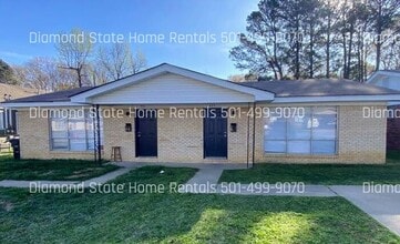 Building Photo - 824 Jane Dr