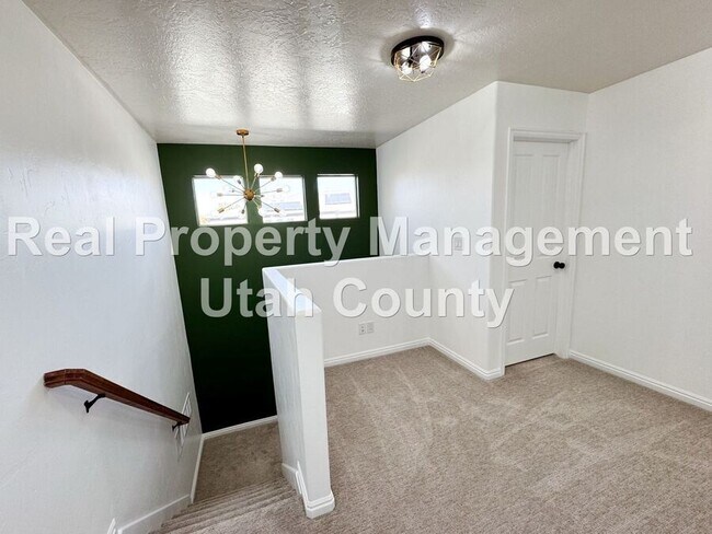 Building Photo - 1849 N Bountiful Wy