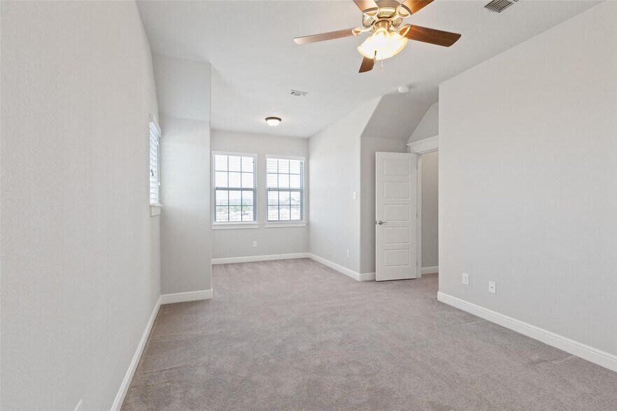Building Photo - 406 Hearth Terrace