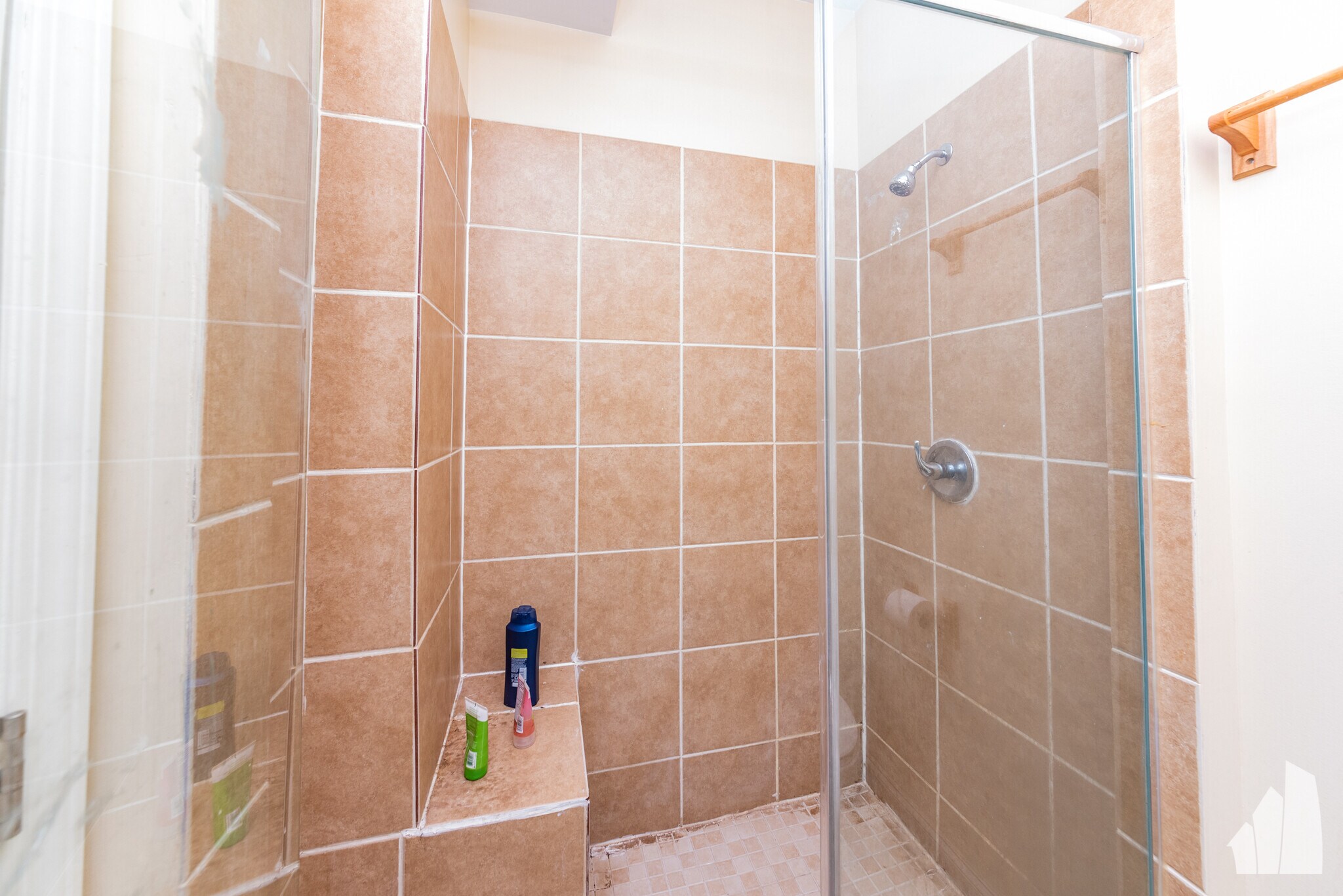 Building Photo - 1133 W Addison St