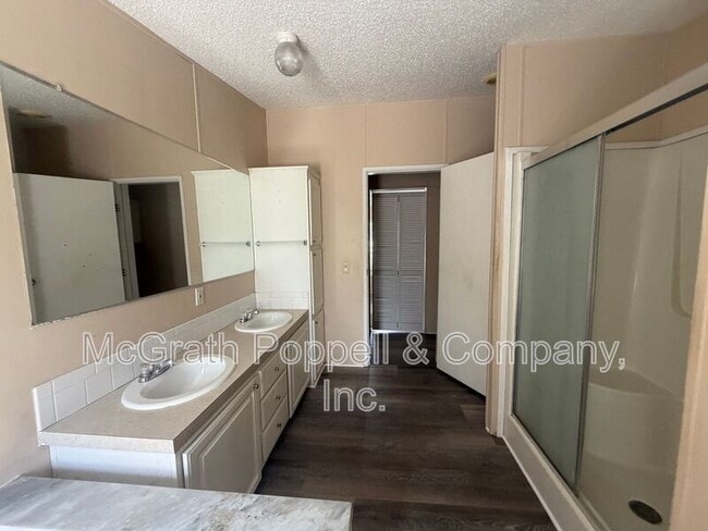 Building Photo - 12703 Lovers Ln