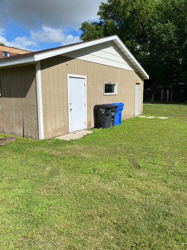 Building Photo - 720 3rd St N