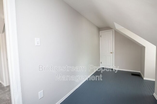 Building Photo - 708 Winston Dr