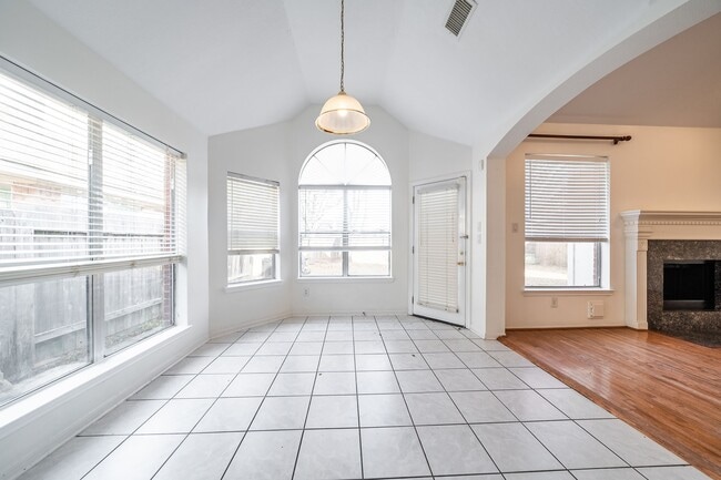 Building Photo - 3627 Heritage Colony Dr