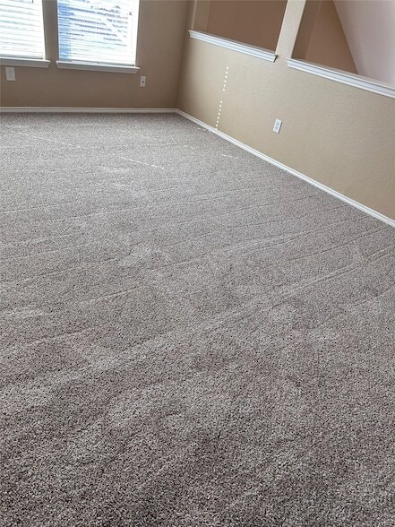 Building Photo - 11490 La Grange Dr