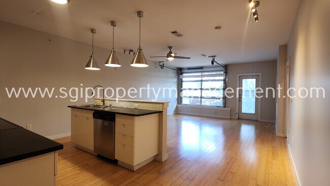 Building Photo - 1111 S Akard St