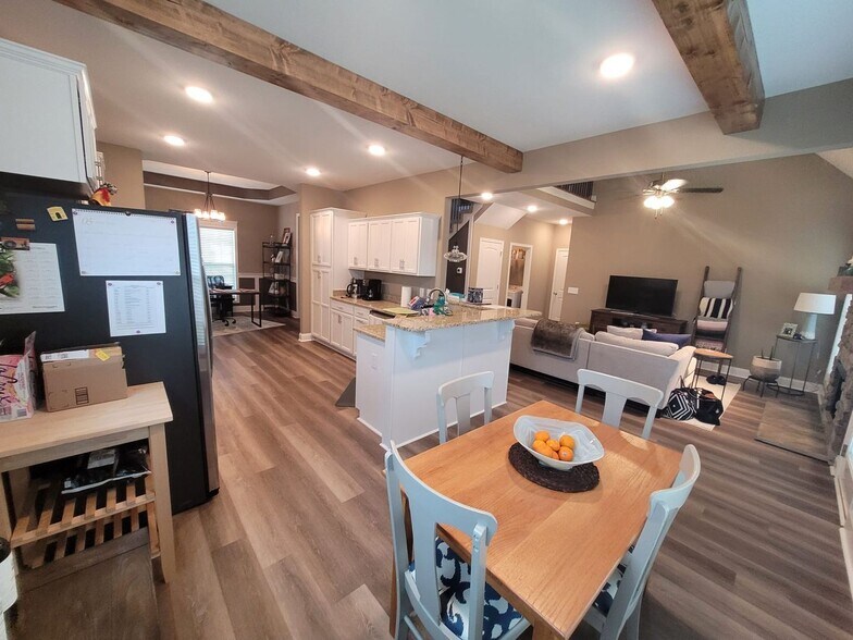 Building Photo - 249 Crusaw Dr