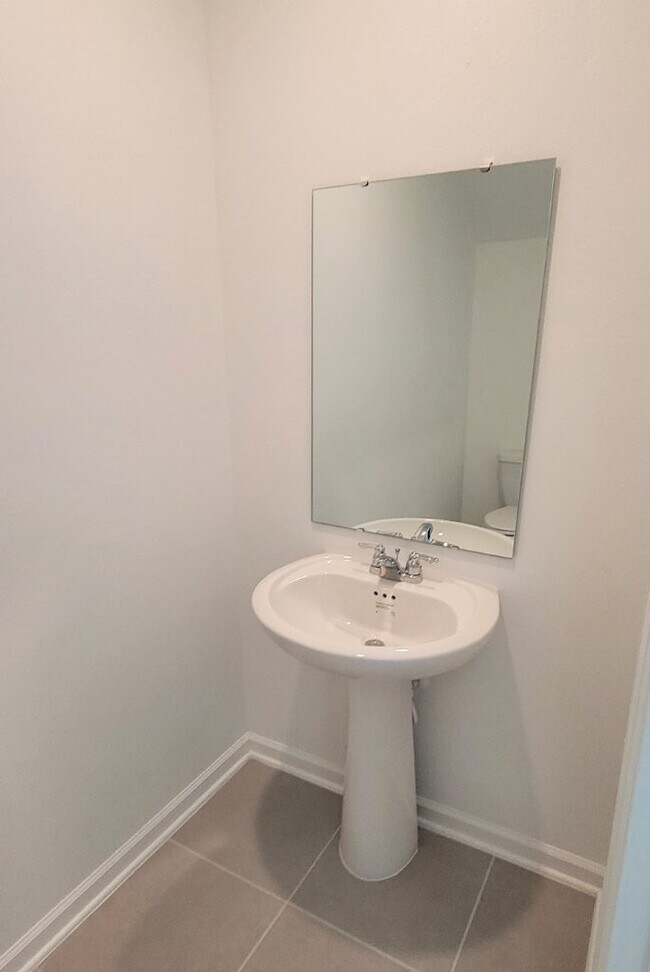 Building Photo - 620 Daring Dr