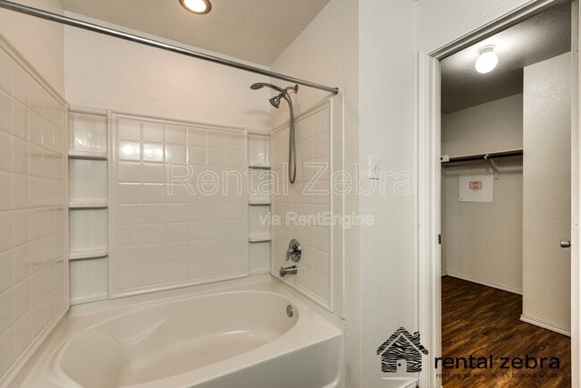Building Photo - 1336 Castle Ridge Rd