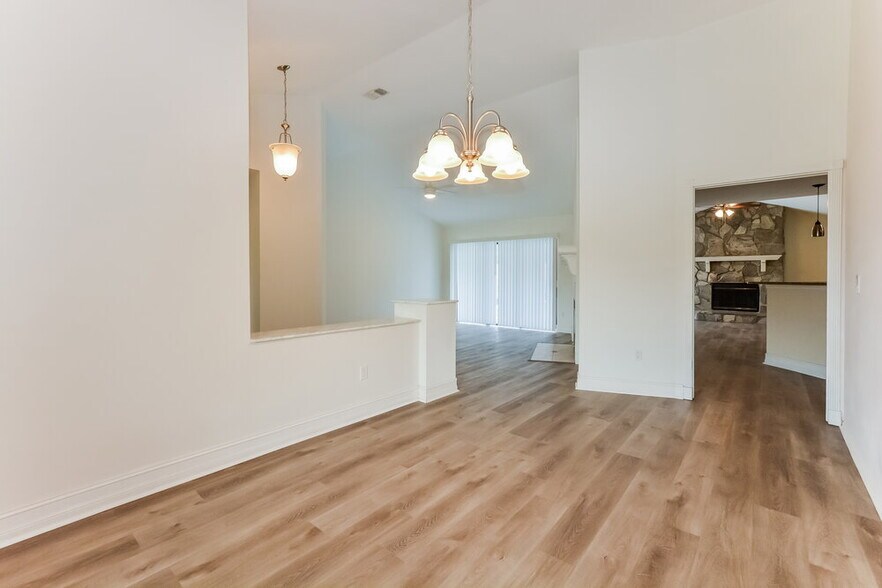 Building Photo - 748 Tomlinson Terrace