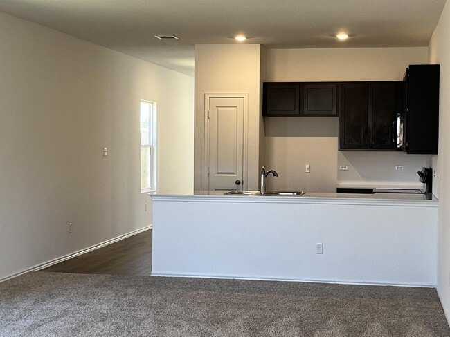 Building Photo - 312 Freshwater Dr
