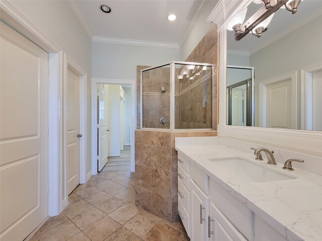 Building Photo - 2416 La Branch St