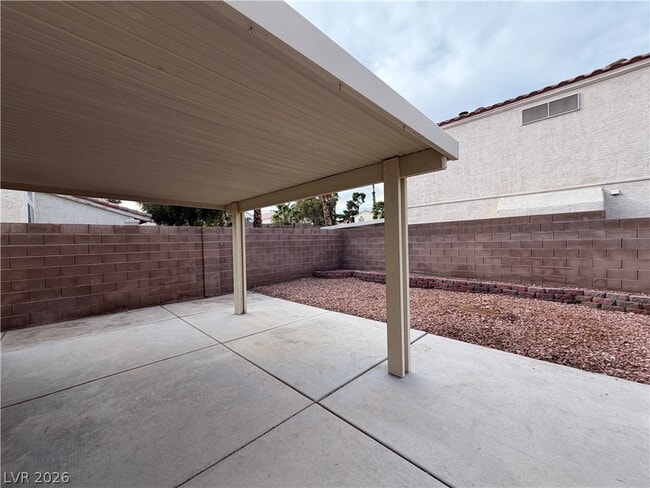 Building Photo - 8638 White River Dr