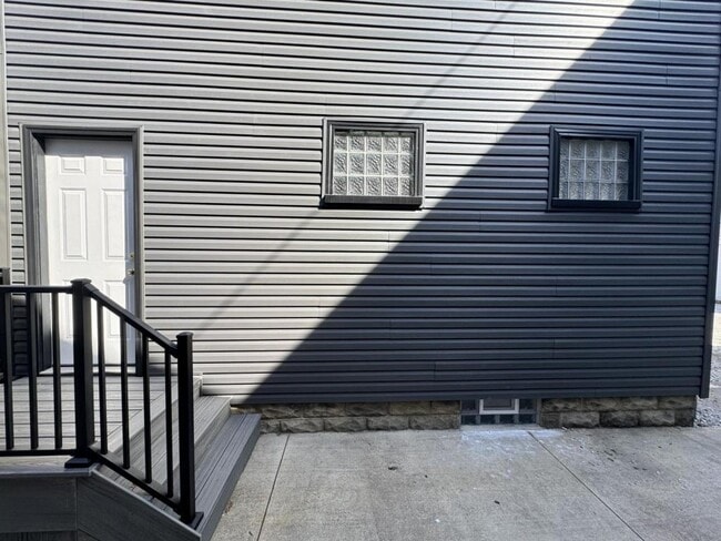 Primary Photo - 236 S Market St
