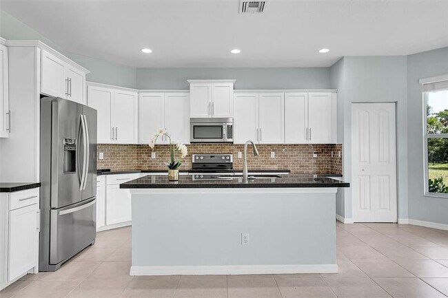 Building Photo - 7162 Prudencia Dr
