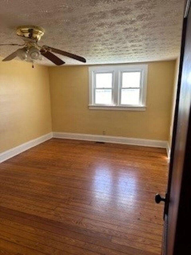 Building Photo - ***Holiday Special: $250 December Rent Spe...