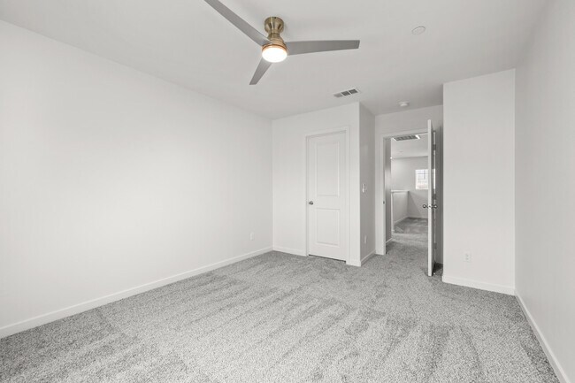 Building Photo - 80425 Enclave Ct