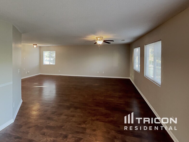 Building Photo - 5705 Waterpoint Dr