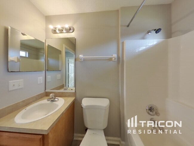 Building Photo - 3784 Lauren Crest Ct
