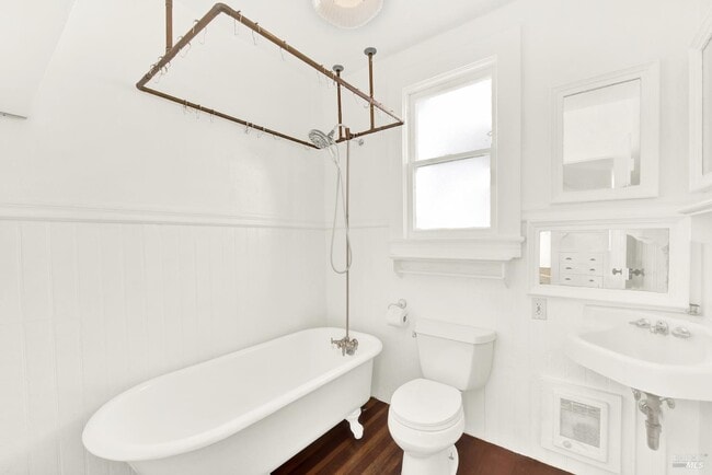 Building Photo - 520 Indian Aly