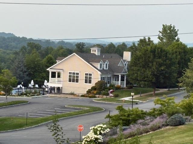 Building Photo - 2816 Bennington Dr