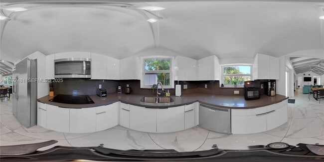 Building Photo - 15 NE 95th St