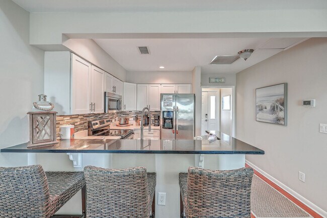 Building Photo - 2901-2944 Atrium Villa Dr
