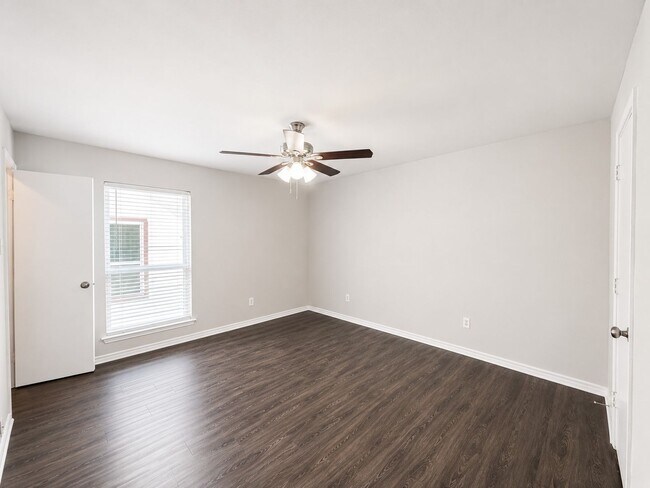 Building Photo - 7716-7718 Sable Lane